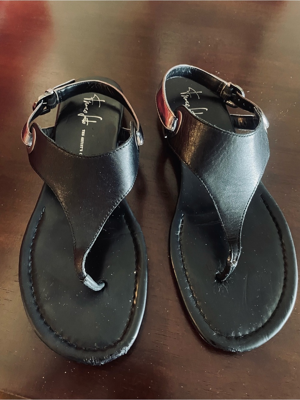 Life Stride Black Leather Thong Sandals